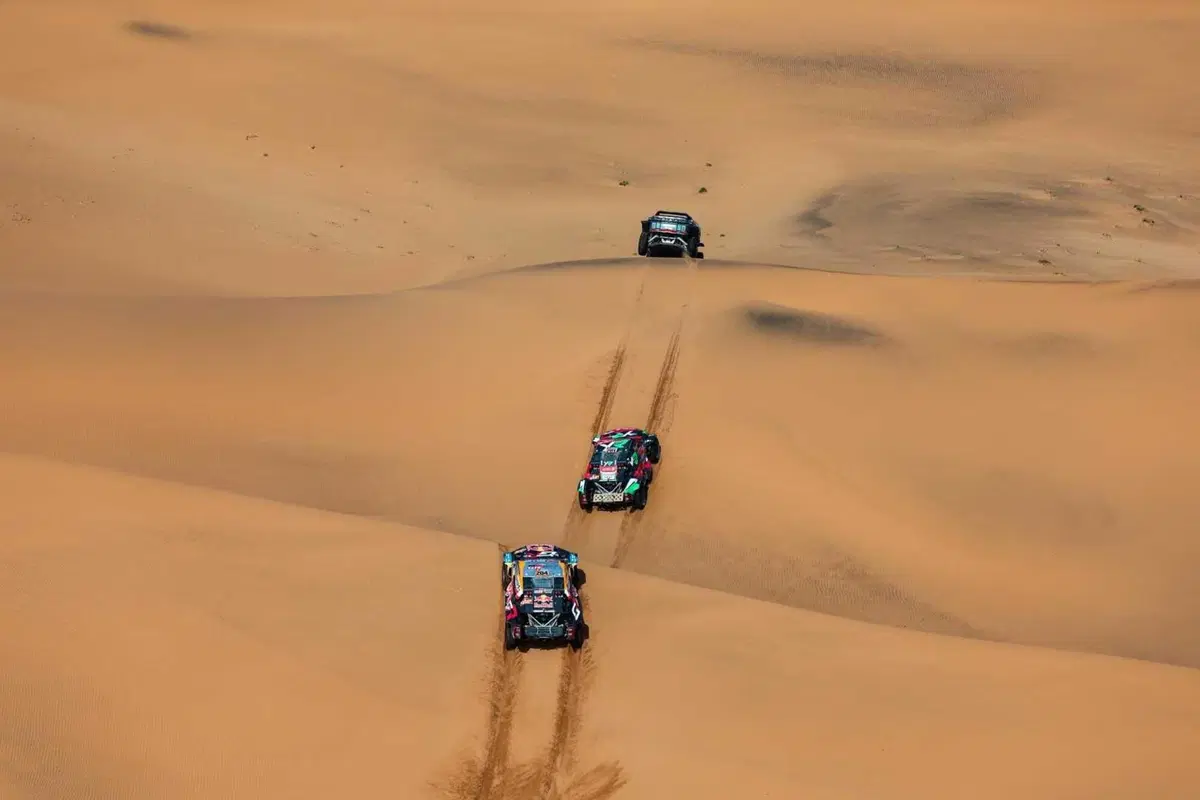 Dakar 2025. T9. Sanders, KTM, resiste, Al Rajhi, Toyota, passa al comando [VIDEO] (14)
