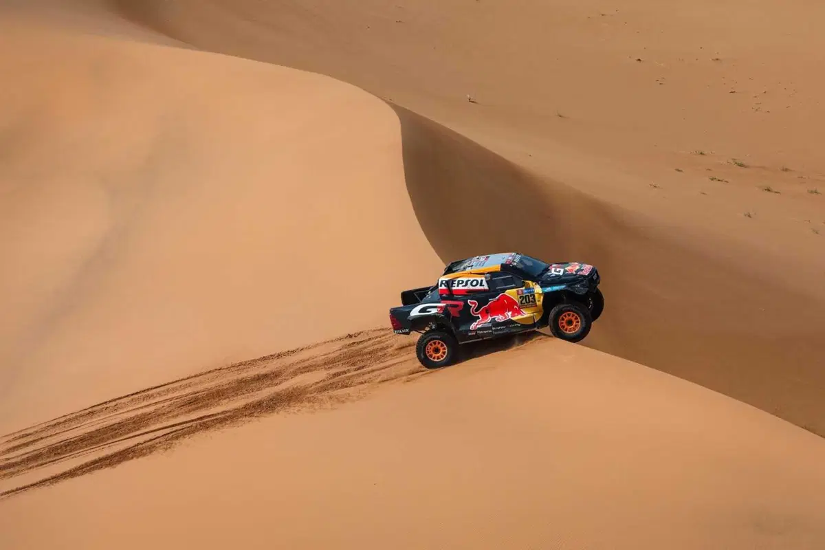 Dakar 2025. T9. Sanders, KTM, resiste, Al Rajhi, Toyota, passa al comando [VIDEO] (17)