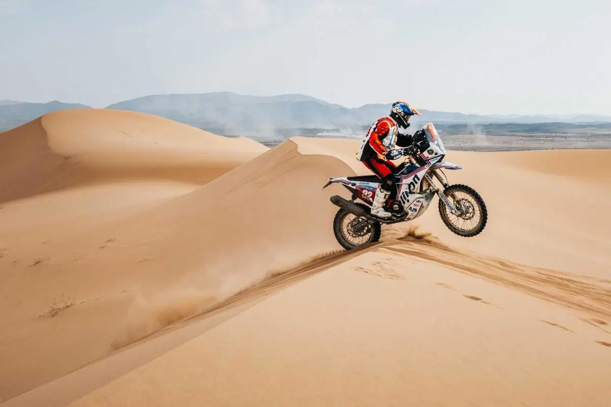 Dakar 2025. T9. Sanders, KTM, resiste, Al Rajhi, Toyota, passa al comando [VIDEO] (22)