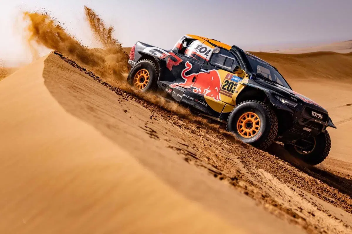Dakar 2025. T9. Sanders, KTM, resiste, Al Rajhi, Toyota, passa al comando [VIDEO] (25)