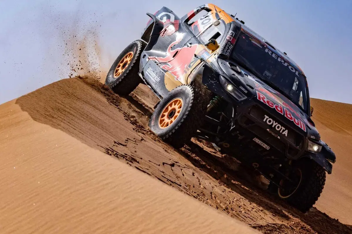Dakar 2025. T9. Sanders, KTM, resiste, Al Rajhi, Toyota, passa al comando [VIDEO] (31)