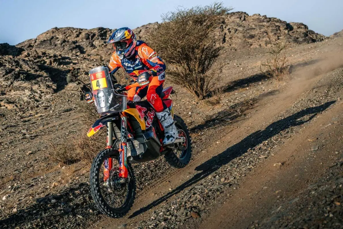 Dakar 2025. T9. Sanders, KTM, resiste, Al Rajhi, Toyota, passa al comando [VIDEO] (32)