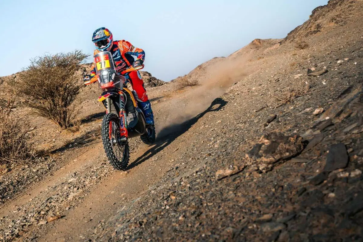 Dakar 2025. T9. Sanders, KTM, resiste, Al Rajhi, Toyota, passa al comando [VIDEO] (33)