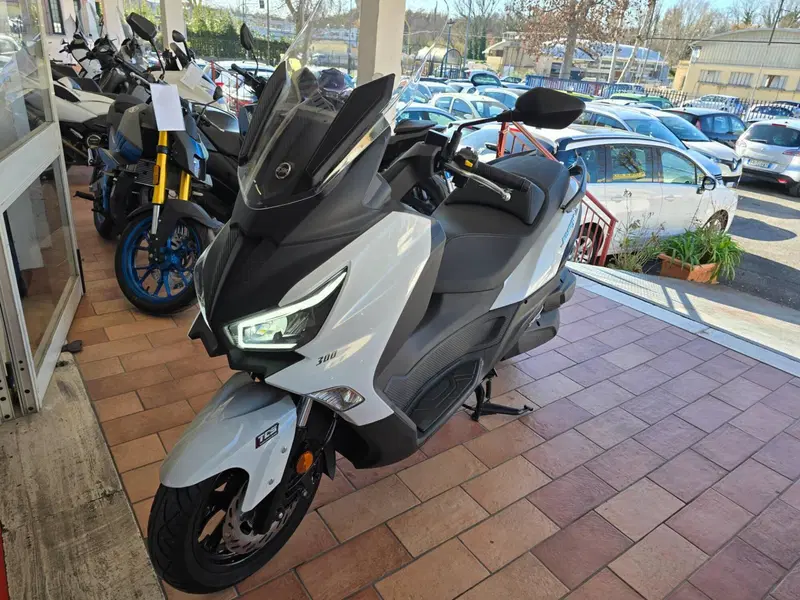 Sym Joymax 300 Z+ (2021 - 24) (2)