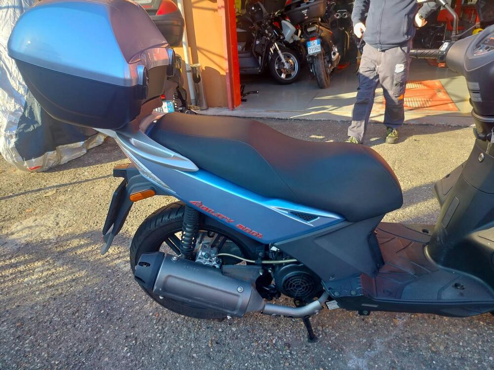 Kymco Agility 200i R16 (2008 - 16) (4)