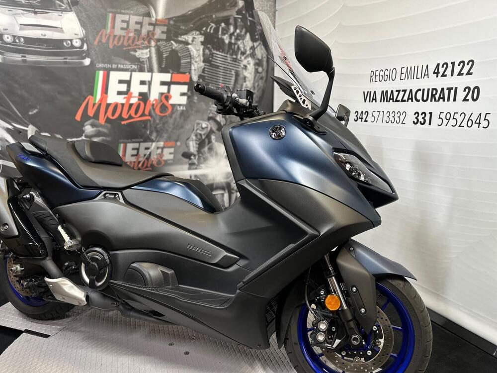 Yamaha T-Max 560 (2022 - 24) (4)