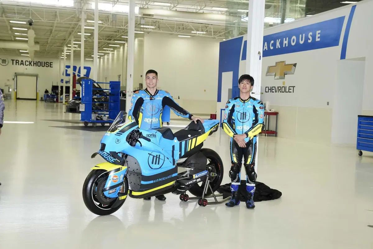 Aprilia Trackhouse 2025, nuova livrea