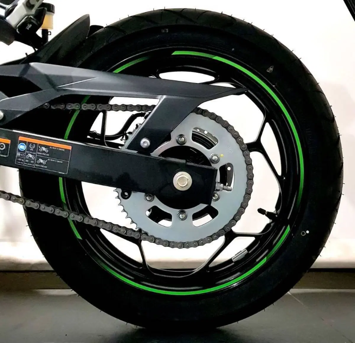 Kawasaki Z e-1 (2024 - 26) (14)