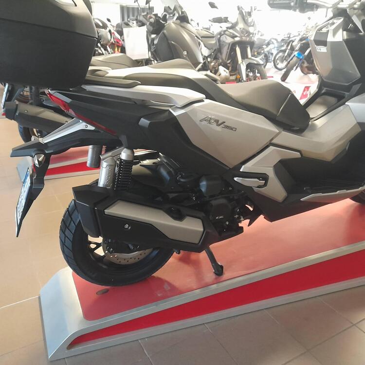 Honda ADV 350 (2022 - 24) (2)