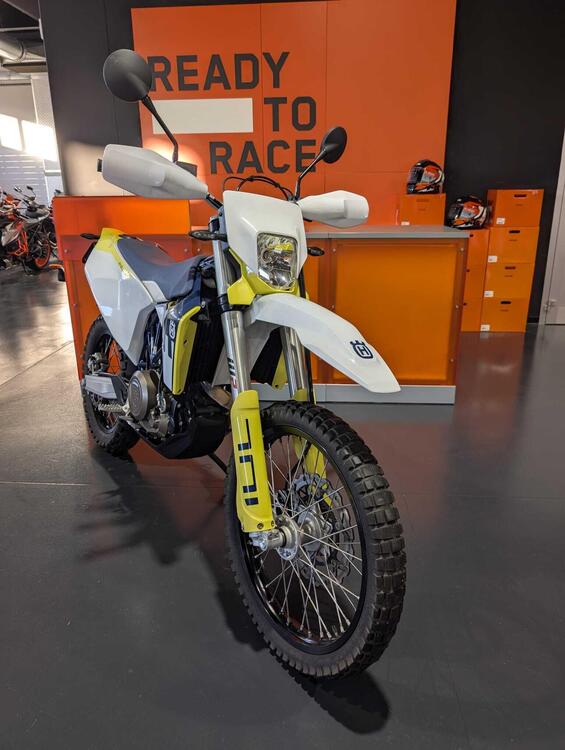 Husqvarna 701 Enduro (2023 - 25) (2)