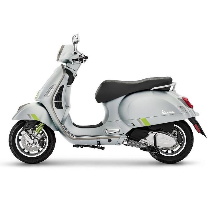 Vespa GTS 300 Super Tech (2023 - 24) (2)