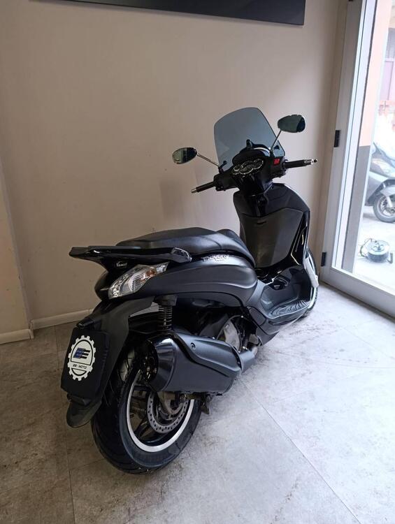 Piaggio Beverly 350 Police ABS-ASR (2018 - 20) (4)