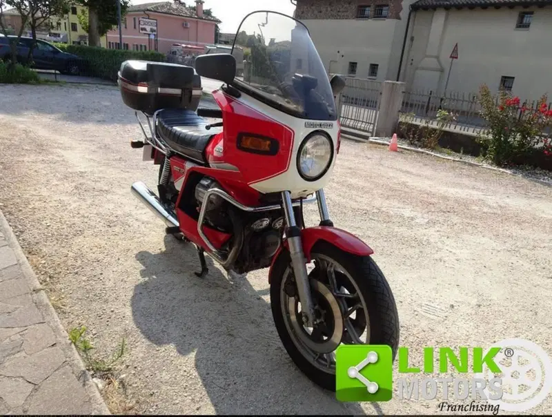 Moto Guzzi V 1000 SP (6)