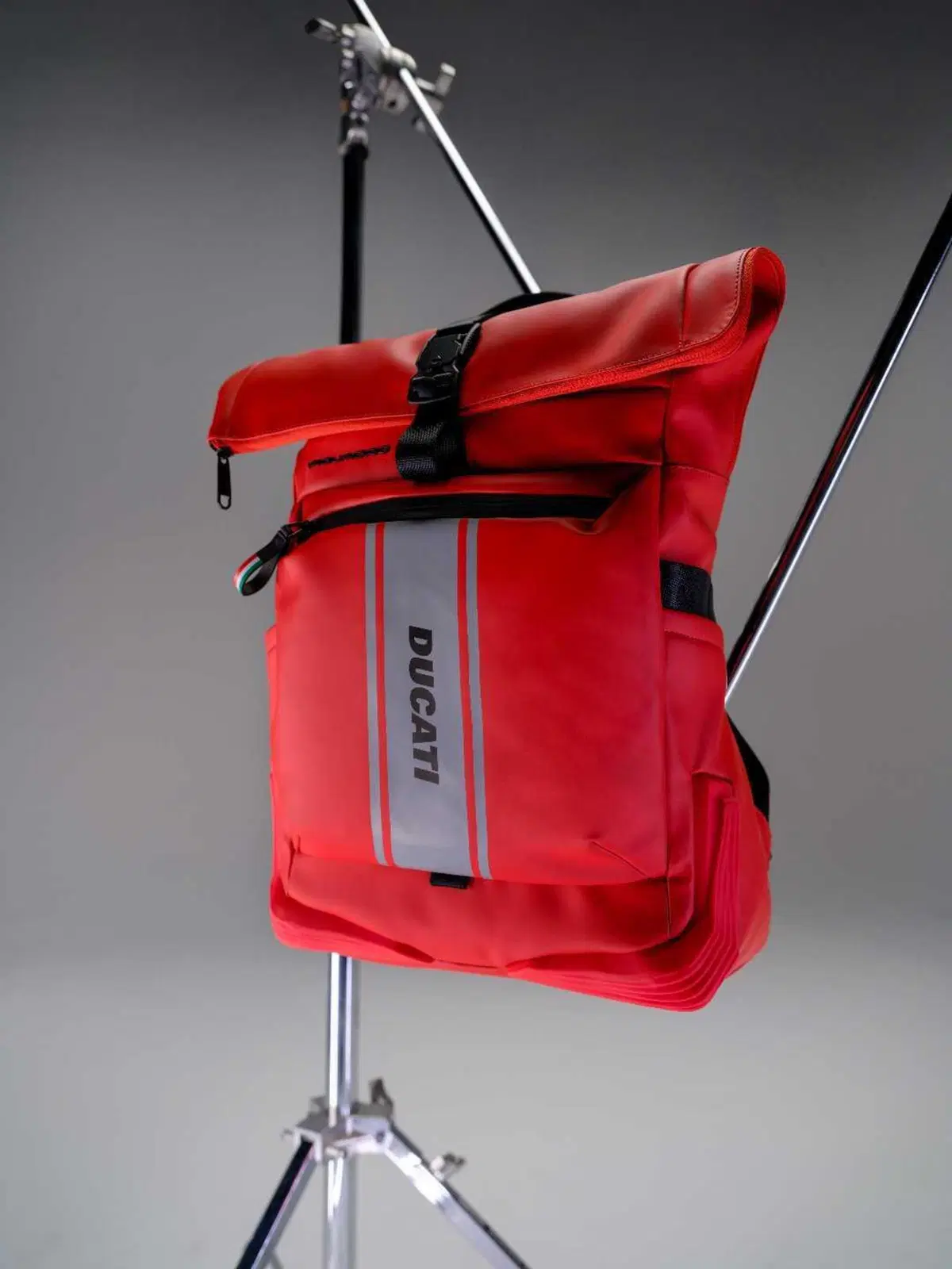  Ducati e Piquadro lanciano una capsule collection esclusiva (5)