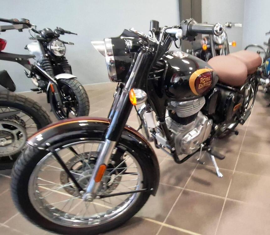 Royal Enfield Classic 350 (2021 - 25) (3)