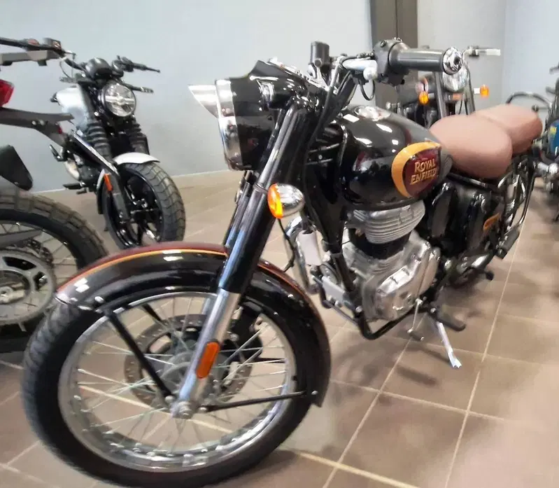 Royal Enfield Classic 350 (2021 - 26) (3)