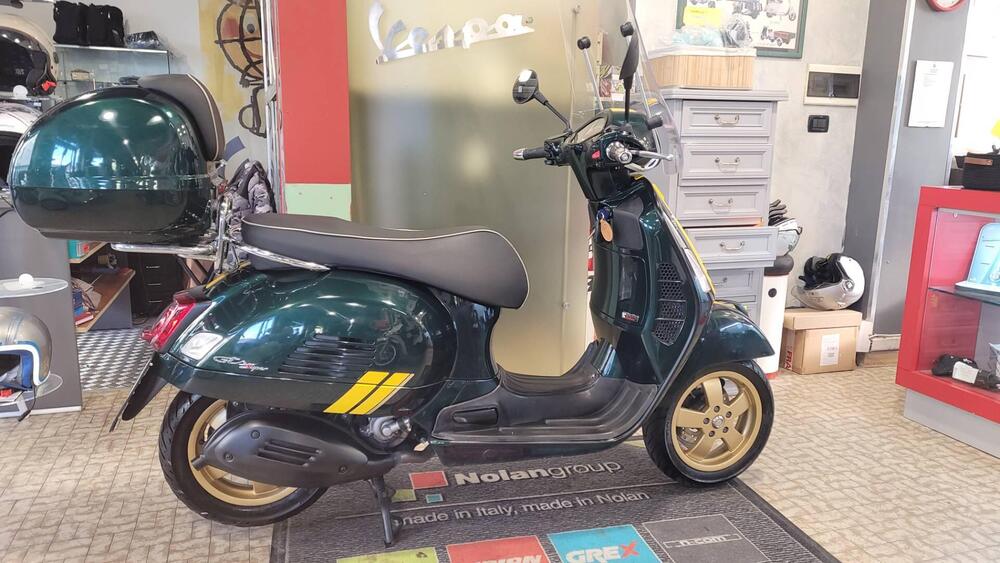 Vespa GTS 300 Super Racing Sixties Hpe (2021 - 22)