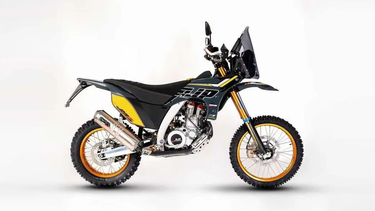 AJP PR7 650 Adventure PR7 650 Adventure Gold Edition (2024) (2)