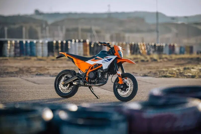 KTM 390 SMC R (2025 - 26) (15)