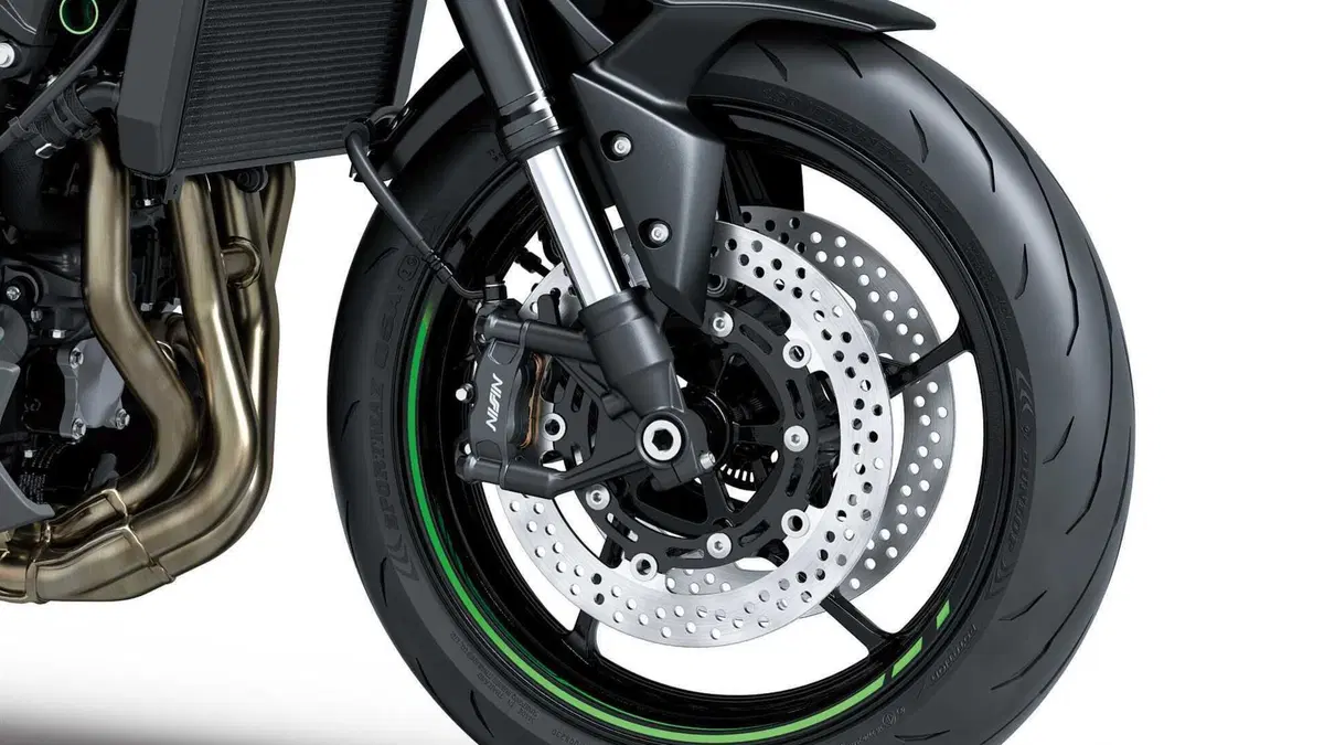 Kawasaki Z 900 Z 900 A2 (2025 - 26) (14)