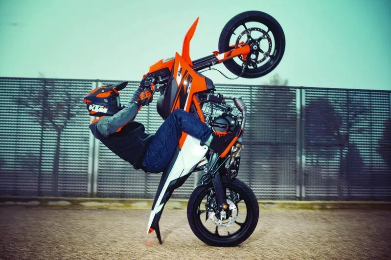 KTM 125 SMC R (2025 - 26) (5)
