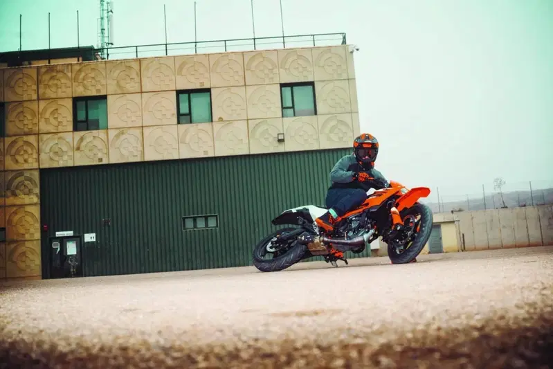 KTM 125 SMC R (2025 - 26) (6)