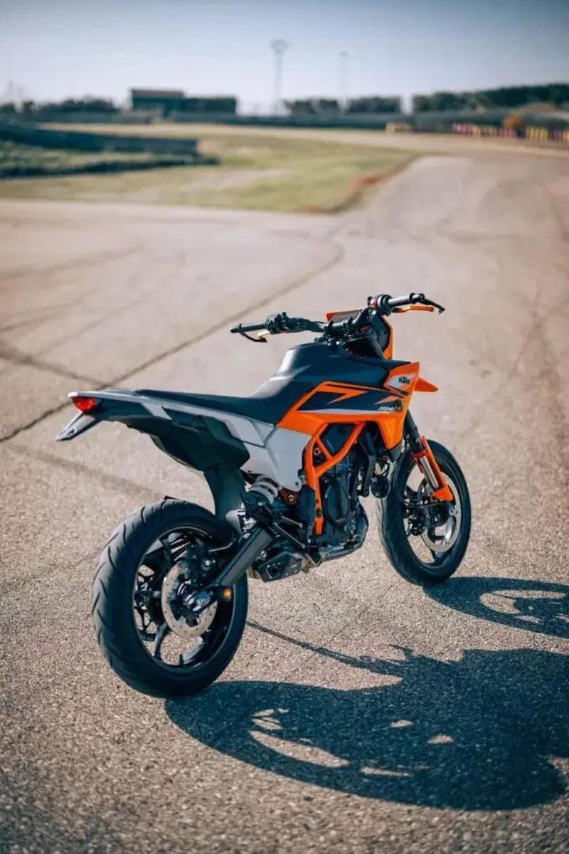 KTM 125 SMC R (2025 - 26) (11)