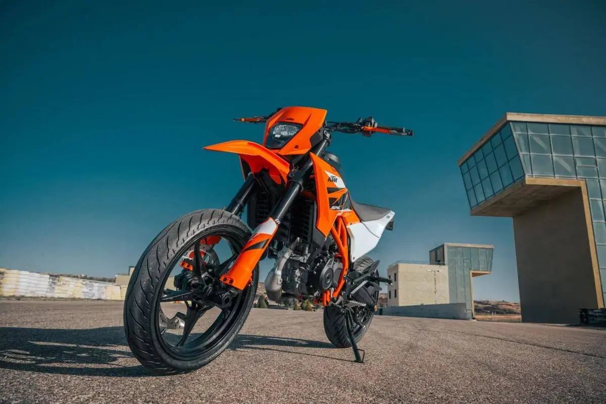 KTM 125 SMC R (2025 - 26) (3)