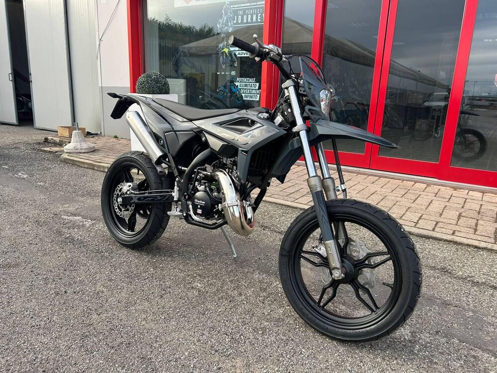 Betamotor RR 50 Motard (2021 - 25) (2)