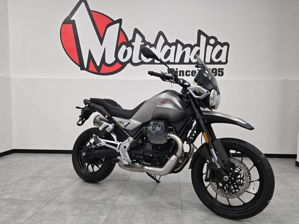 Moto Guzzi V85 Strada (2024 - 25)