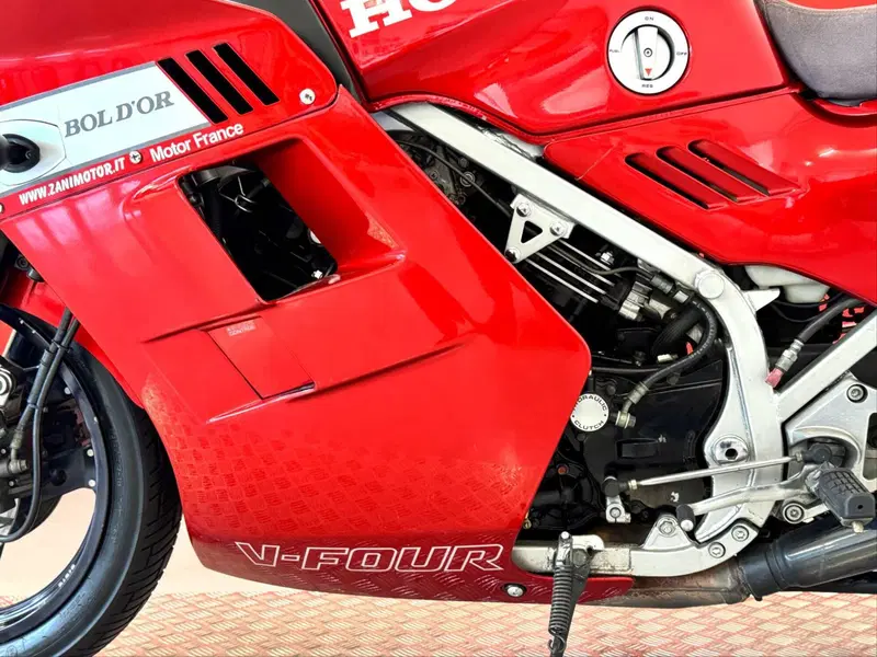 Honda VF 1000 F - II BOL D'OR (17)