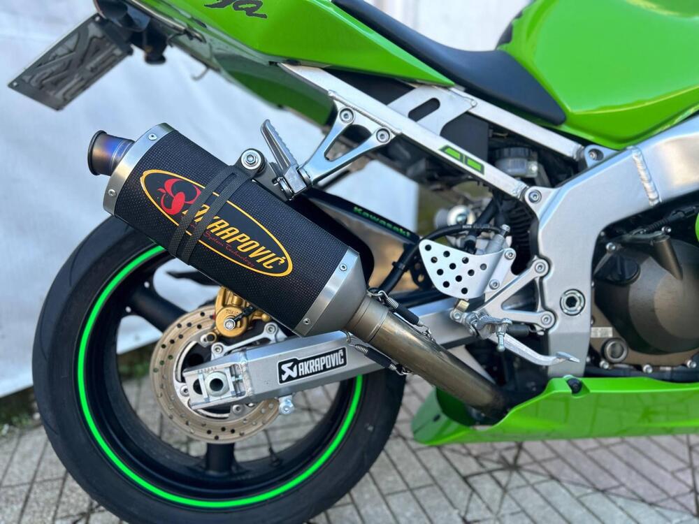 Kawasaki Ninja 636 ZX-6R (2003 - 04) (4)