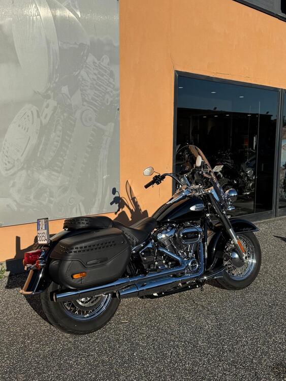 Harley-Davidson Heritage Classic (2021 - 25) (2)