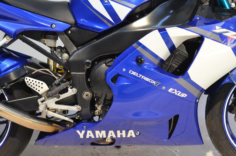 Yamaha YZF R1 (2000 - 01) (3)