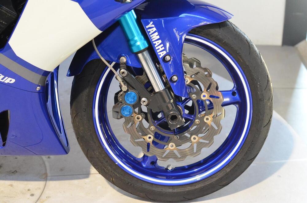 Yamaha YZF R1 (2000 - 01) (4)