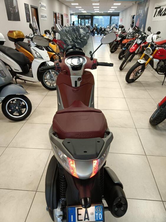 Piaggio Beverly 350 SportTouring ie ABS (2011 - 17) (5)