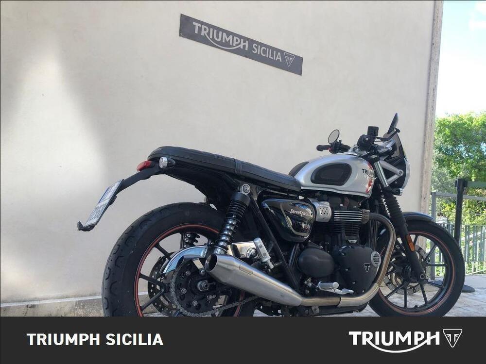 Triumph Street Twin 900 (2016) (3)