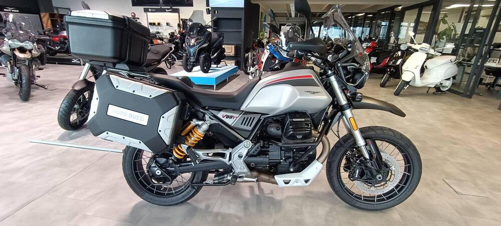 Moto Guzzi V85 TT Travel (2021 - 23)