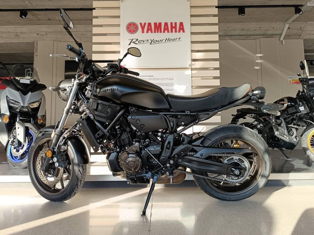 Yamaha XSR 700 (2021) (4)