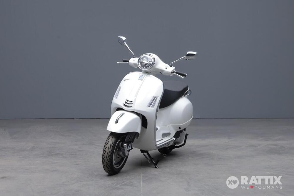 Vespa GTS 300 Super Hpe (2021 - 22) (2)