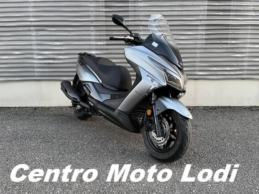 Kymco X-Town 300i (2021 - 25) (2)