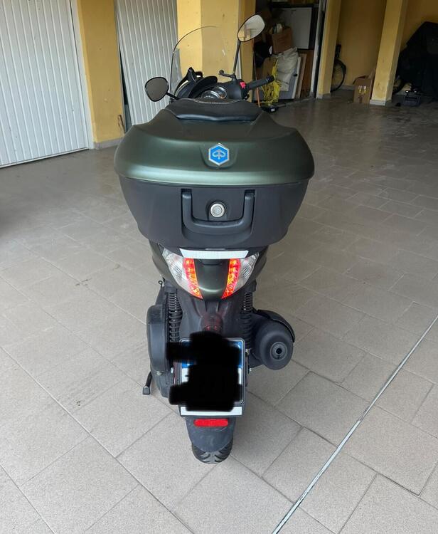 Piaggio Beverly 300 S (2021) (2)