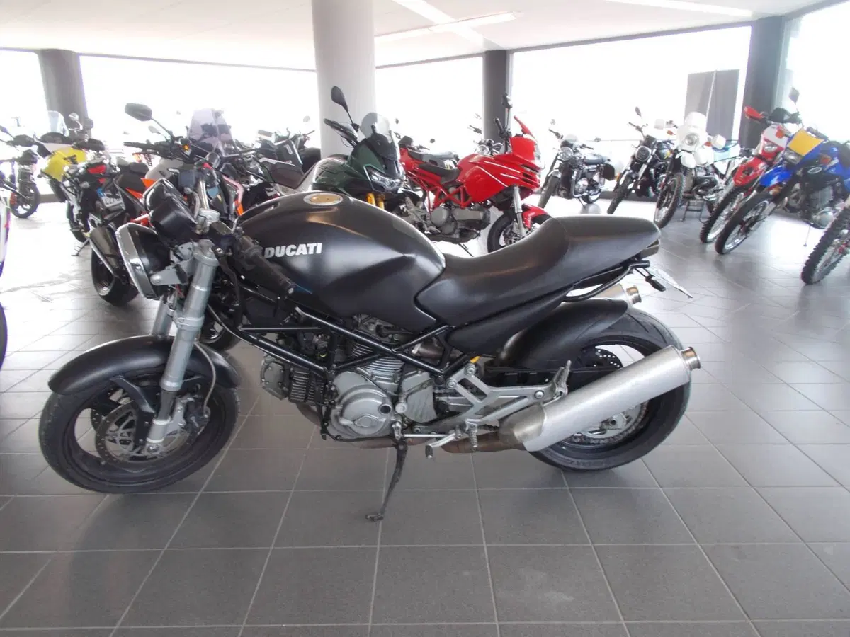 Ducati Monster 620 Dark (2003 - 06) (2)