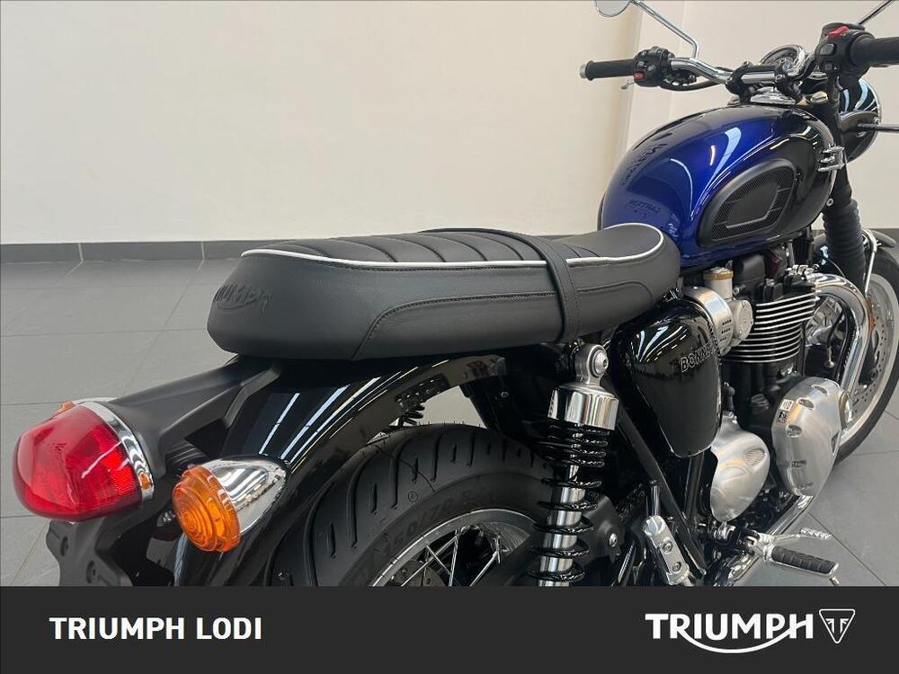 Triumph Bonneville T120 Stealth Edition (2024) (4)