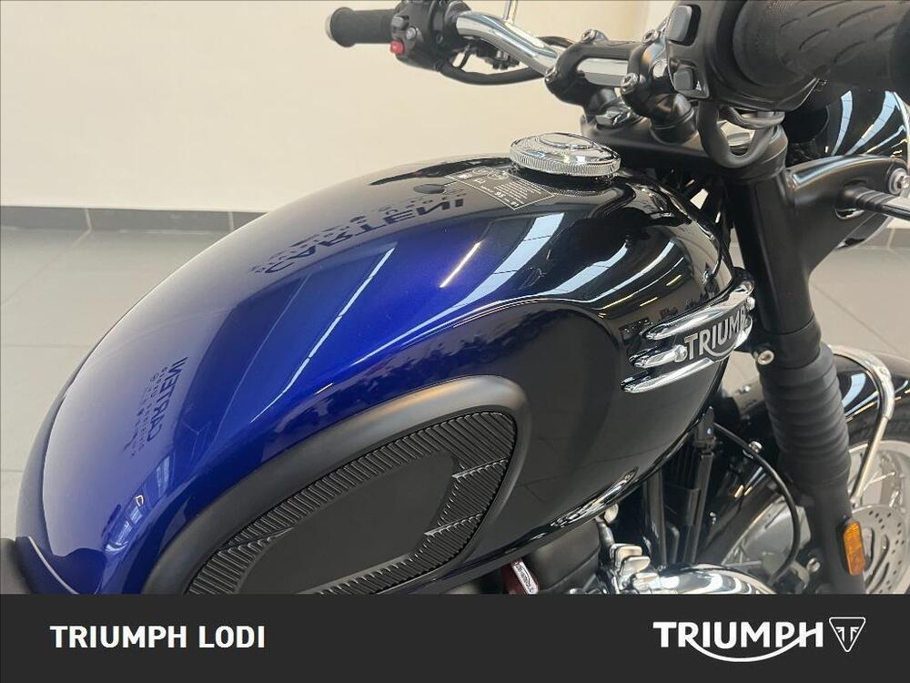 Triumph Bonneville T120 Stealth Edition (2024) (2)