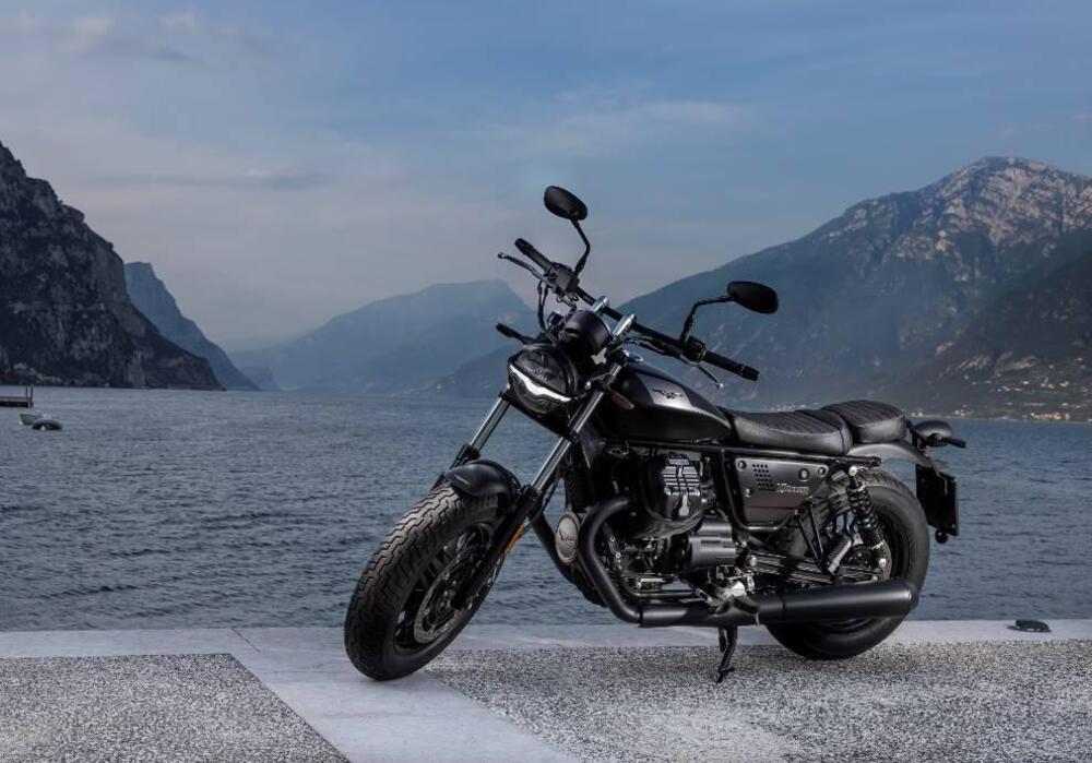 Moto Guzzi V9 Bobber (2021 - 25) (4)