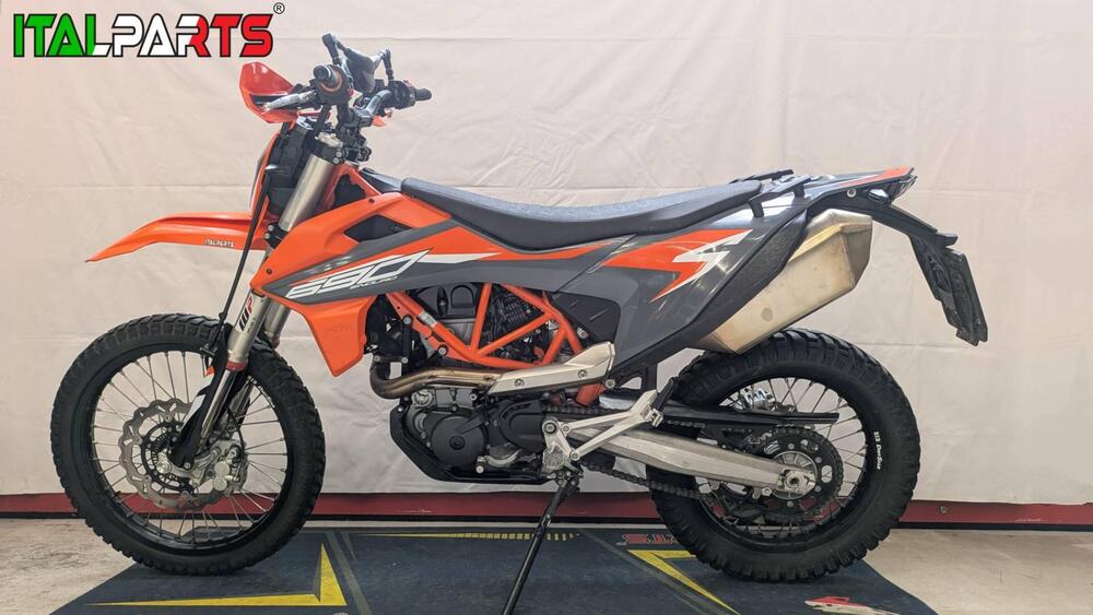 KTM 690 Enduro R (2022 - 25) (3)