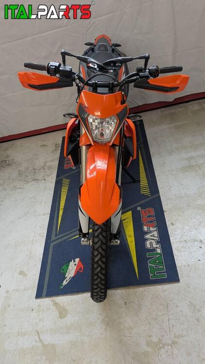 KTM 690 Enduro R (2022 - 25) (2)