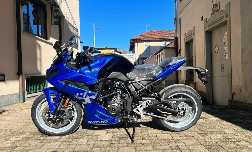 Suzuki GSX-8R (2024 - 25) (2)