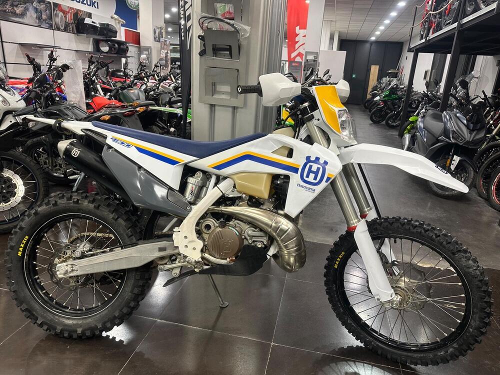 Husqvarna TE 300 Heritage (2023) (3)